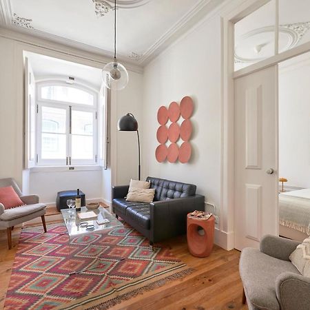 Sunny Pink Street Historical Apt, By Timecooler 리스본 외부 사진