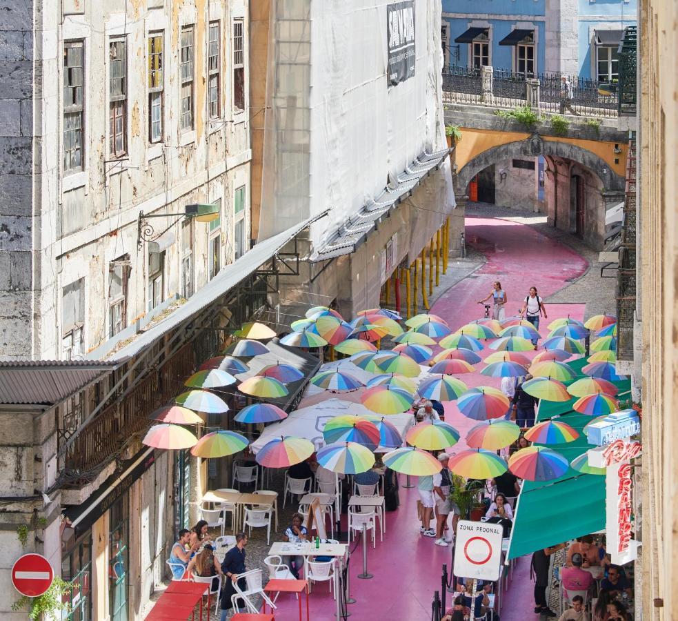 Sunny Pink Street Historical Apt, By Timecooler 리스본 외부 사진