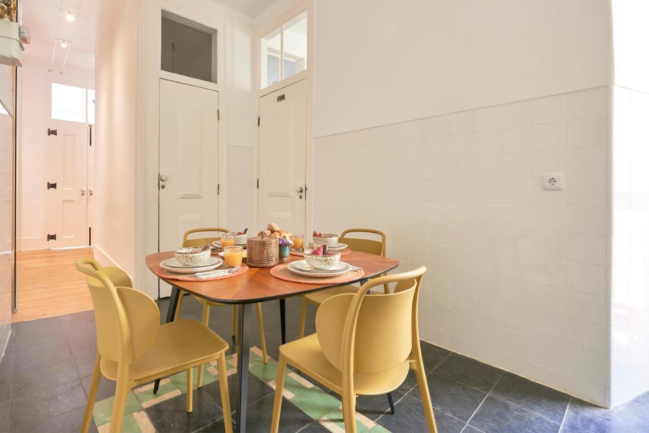 Sunny Pink Street Historical Apt, By Timecooler 리스본 외부 사진